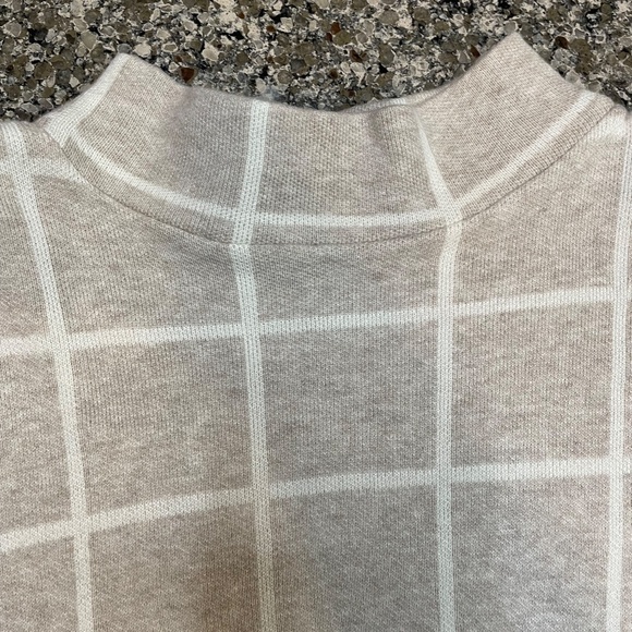 STYLE & CO Sweater cream and white basic Size medium - Picture 3 of 7